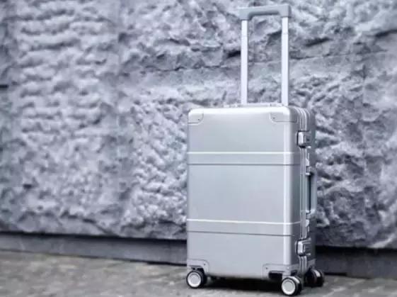 哪个牌子的旅行箱性价比高,哪个旅行箱值得买