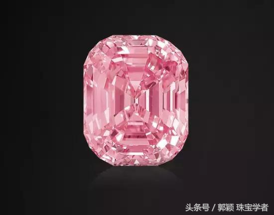 世界最奢华钻石耳环图片,世界上最漂亮的红色钻石耳环