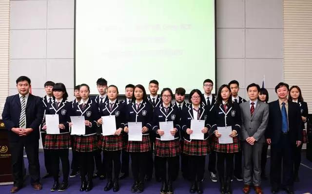 在中英国际班学习三年的他们，即将进击英国！