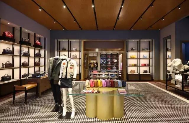 katespade与coach比较是什么档次,katespade同档次的包