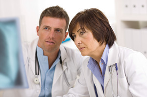 小便检查有隐血一个加怎么治疗,小便检查潜血什么原因