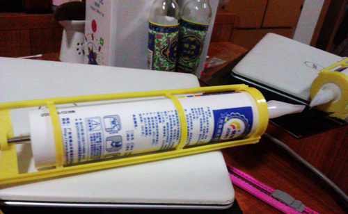 家中瓷砖缝变黑了如何做美缝,瓷砖美缝变黑怎么处理