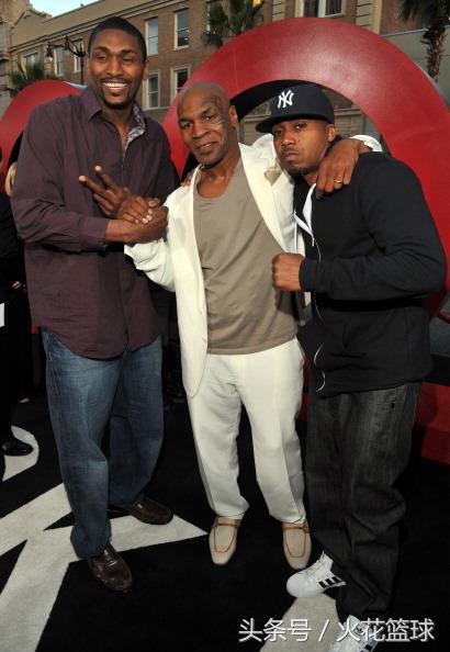 球星跨界珍贵合影,姚明羞涩,科比横跨娱乐拳坛,最后三张好心酸