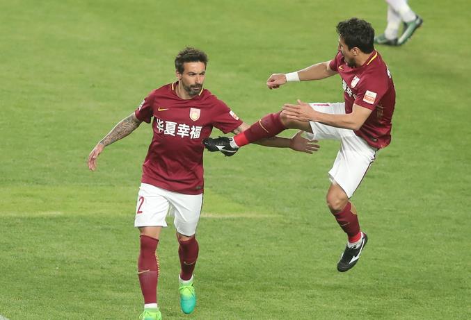 中超跑不死粗中带细，海豹式顶球大秀球技，本土球员谁会了？