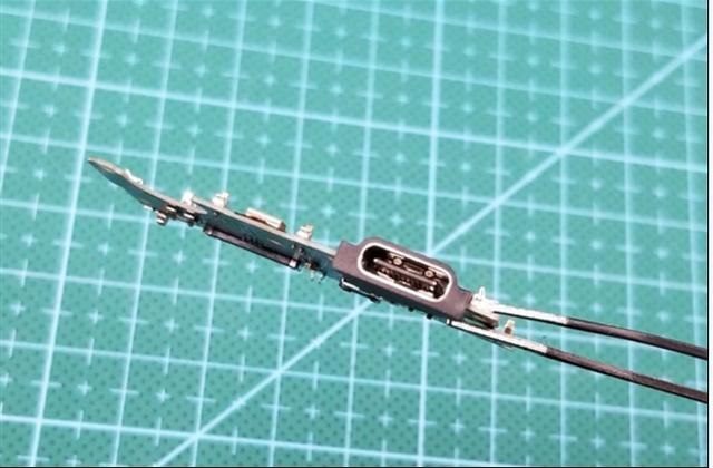 锤子坚果pro拆解图,锤子坚果pro手机拆解