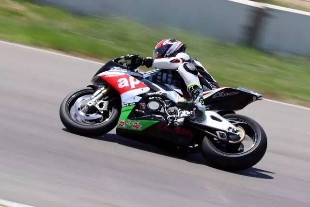 意大利limonta合作品牌,aprilia拉力摩托