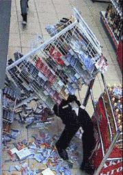 大爷打牌顶石头,大爷扛砖打牌原视频国外