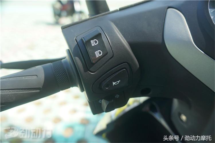 贝纳利弯梁rfs150i可以装尾箱吗,贝纳利弯梁rfs150i测评