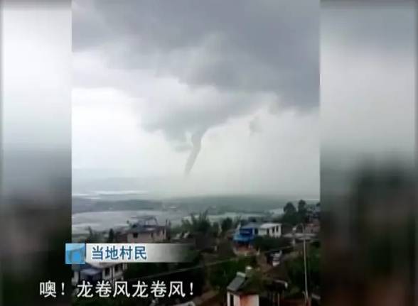 极度震撼的龙卷风,让人震撼的龙卷风