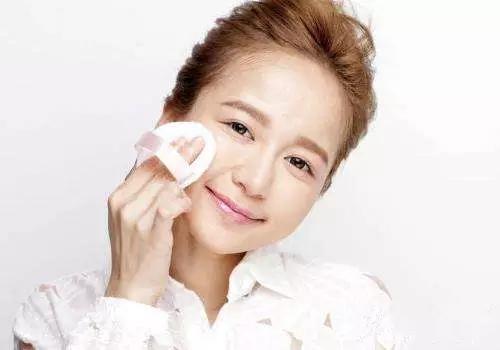 气垫哪一款比较好用,最好用的气垫排行适合干皮