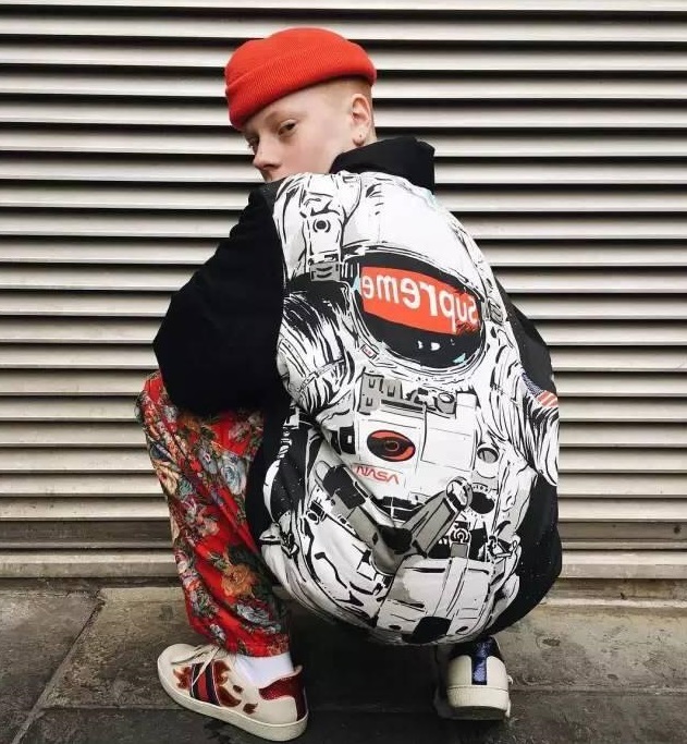 别人14岁就能老练地玩潮、装逼、圈钱,让我等奔三的人情何以堪