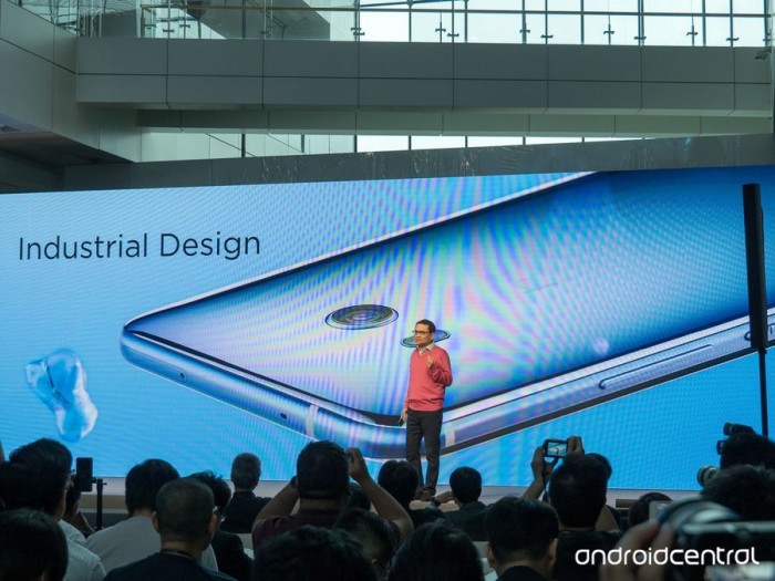 HTC发布新款机型U11,网友纷纷吐槽其定价649美元