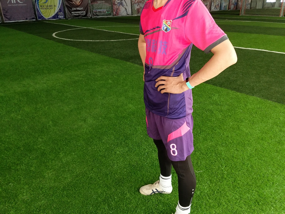 目前口碑最好的智能手环测评,埃微运动手环红色