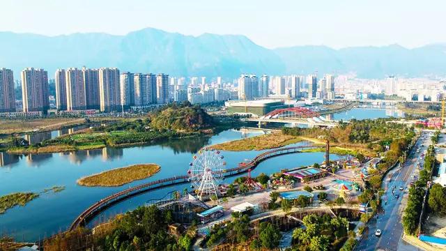 我叫东侨，宁德的那个东侨，今年我……