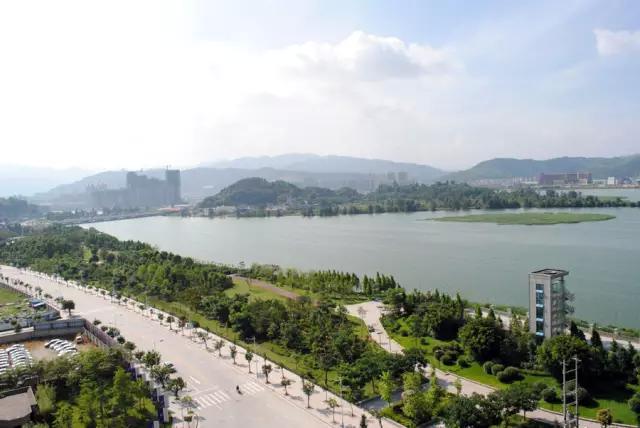 我叫东侨，宁德的那个东侨，今年我……