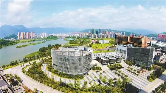 我叫东侨，宁德的那个东侨，今年我……