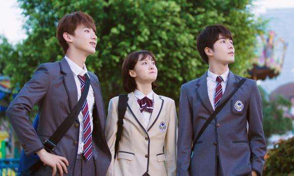 陈都灵演过什么校园剧,周冬雨女明星穿衣曝光瞬间