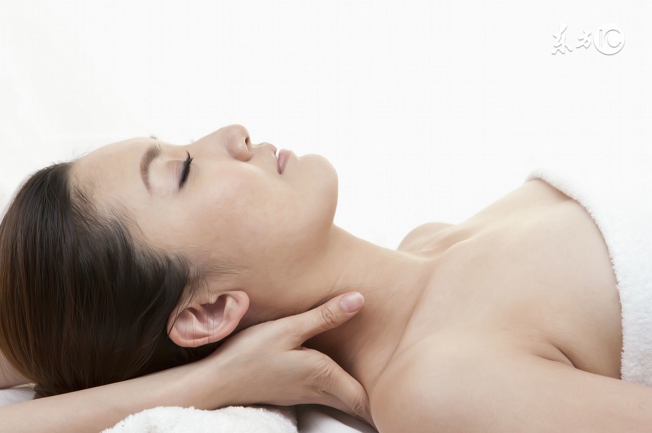 鏅氫笂鐫¤鍓嶆媿鎷嶅ご鏈夊ソ澶勫悧,鐫¤鍓嶆懜楂樻湁娌℃湁濂藉