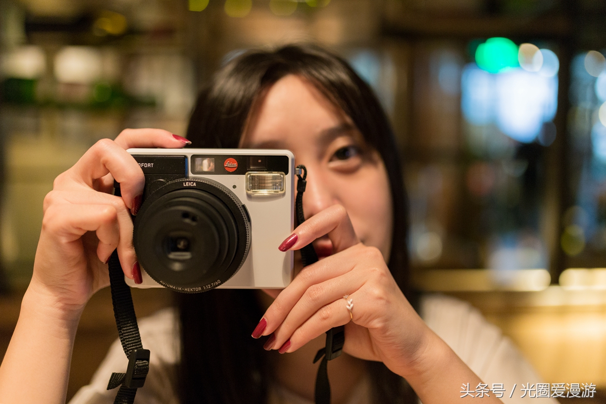 徕卡sofort拍立得怎么出照片,徕卡sofort拍立得自拍