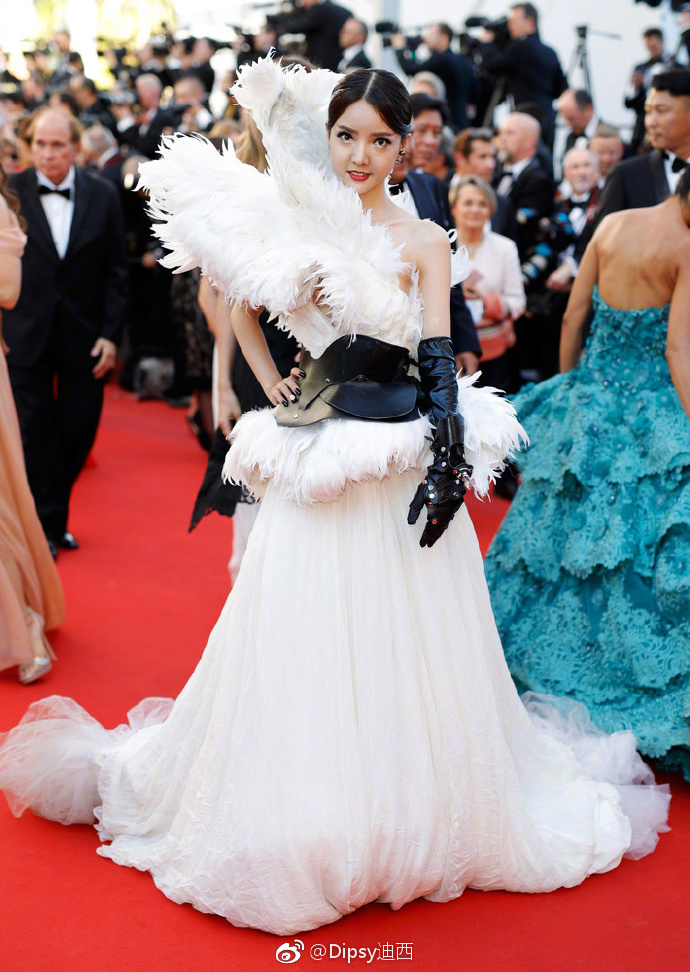 微商走戛纳红毯,网红微商现身戛纳电影节