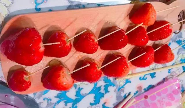 “深夜的地铁上,不只我一个人”|89条城市青年安全指南