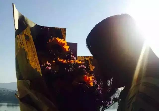 “深夜的地铁上,不只我一个人”|89条城市青年安全指南