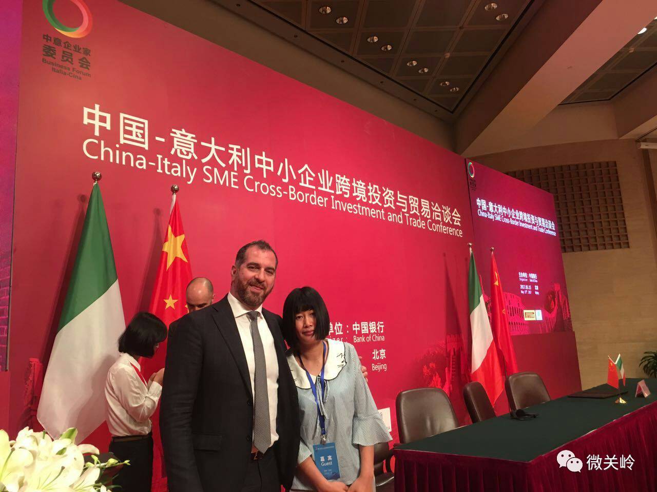 关岭格子花与意大利服装品牌CALCEVIVA洽谈成功