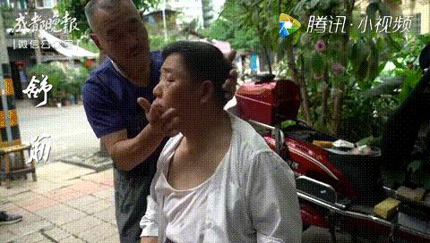 62岁老人街头理发,62岁老人理发