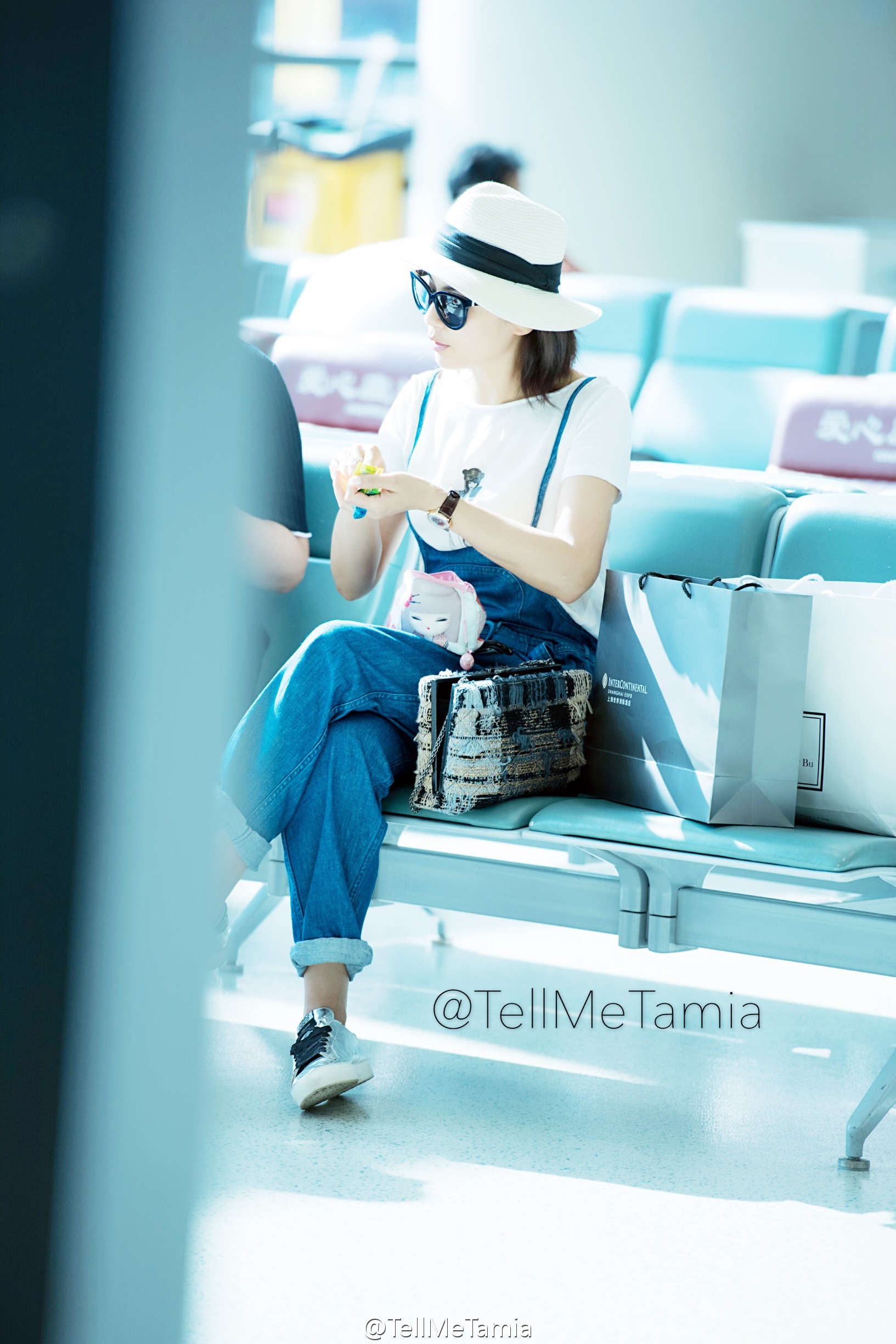 欢乐颂2刘涛蓝色背带,欢乐颂2刘涛用的流苏包