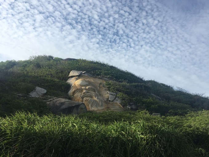 两个快乐的小阿妹神游三亚