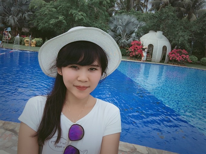 两个快乐的小阿妹神游三亚