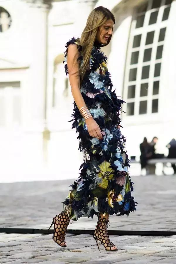 4000块的塑料拖鞋，1万7的民工编织袋包包，觉得丑还买不起