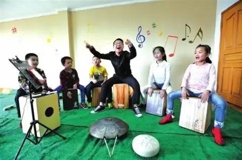 音乐治疗自闭症儿童的纪录片,一个音乐帮助自闭症孩子走出阴影