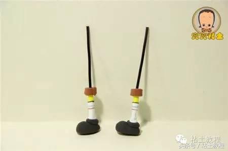 用彩泥来做海绵宝宝,海绵宝宝动画片橡皮泥手工制作