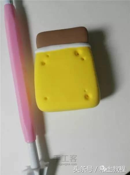 用彩泥来做海绵宝宝,海绵宝宝动画片橡皮泥手工制作