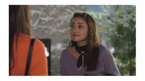 时尚优雅小方巾,郑秀妍的时尚穿搭