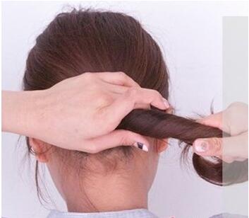 卷发盘发教程50岁,卷发盘发视频教程简单易学