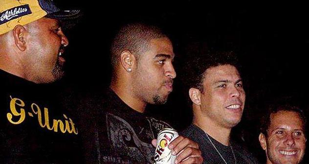 巴西足球巨星逝世,去世的巴西足球传奇巨星