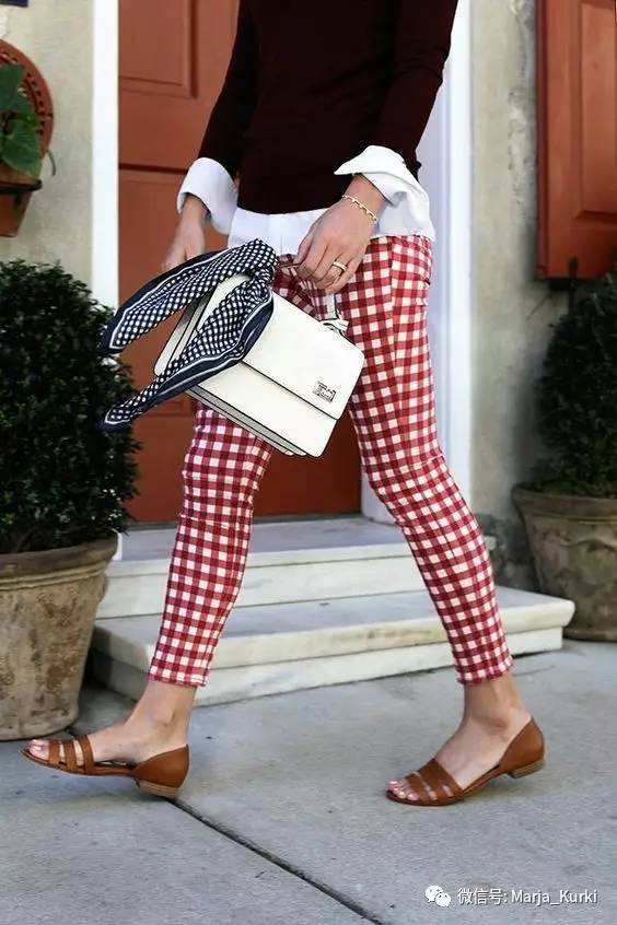 丝巾如何修复包带,丝巾护包的正确方法