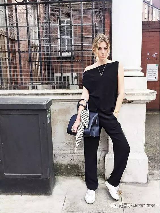 丝巾如何修复包带,丝巾护包的正确方法