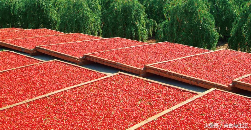 食疗养生百合雪梨马蹄枸杞,玉竹黄精枸杞百合莲子食疗