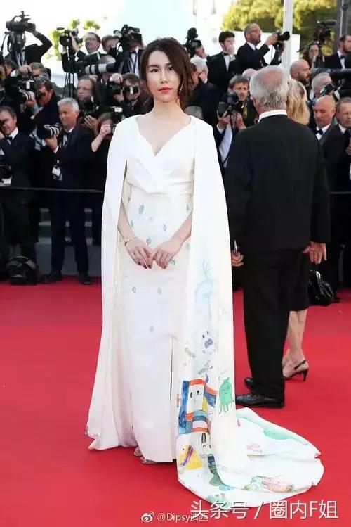 穿*旗国**，扮鸡精，没有范冰冰镇场的戛纳红毯今年来了多少妖魔鬼怪