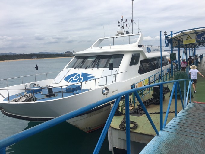 两个快乐的小阿妹神游三亚