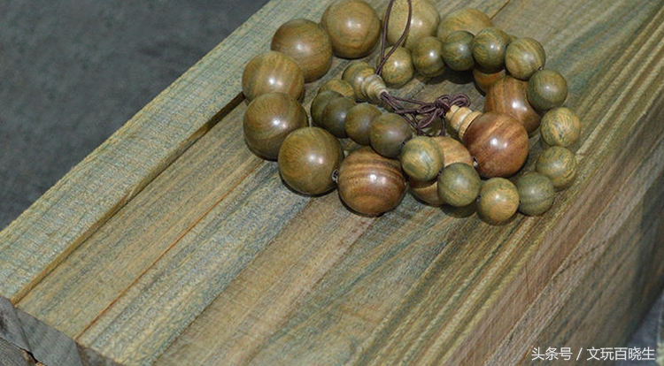 你了解檀木手串吗,檀木的手串有什么好处