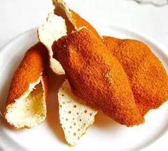 飞蚁飞进屋要下大雨了吗,飞蚁为啥要飞进屋子