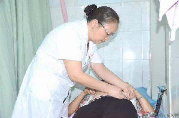 婆婆回老家宝妈一个人带孩子,婆婆回老家了一个人接送做饭