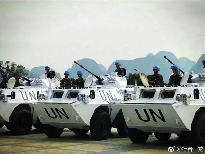 一龙金钟罩被美国特警ko完整版,武僧一龙摔跤视频