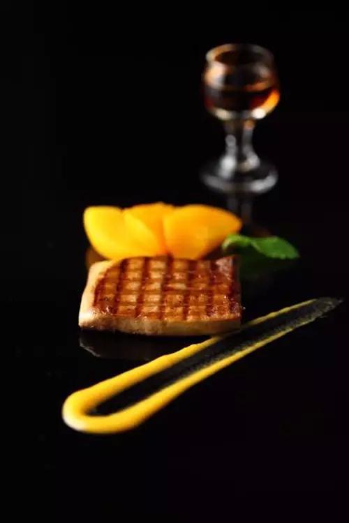 这个空降厨师，为何工资高过港厨？