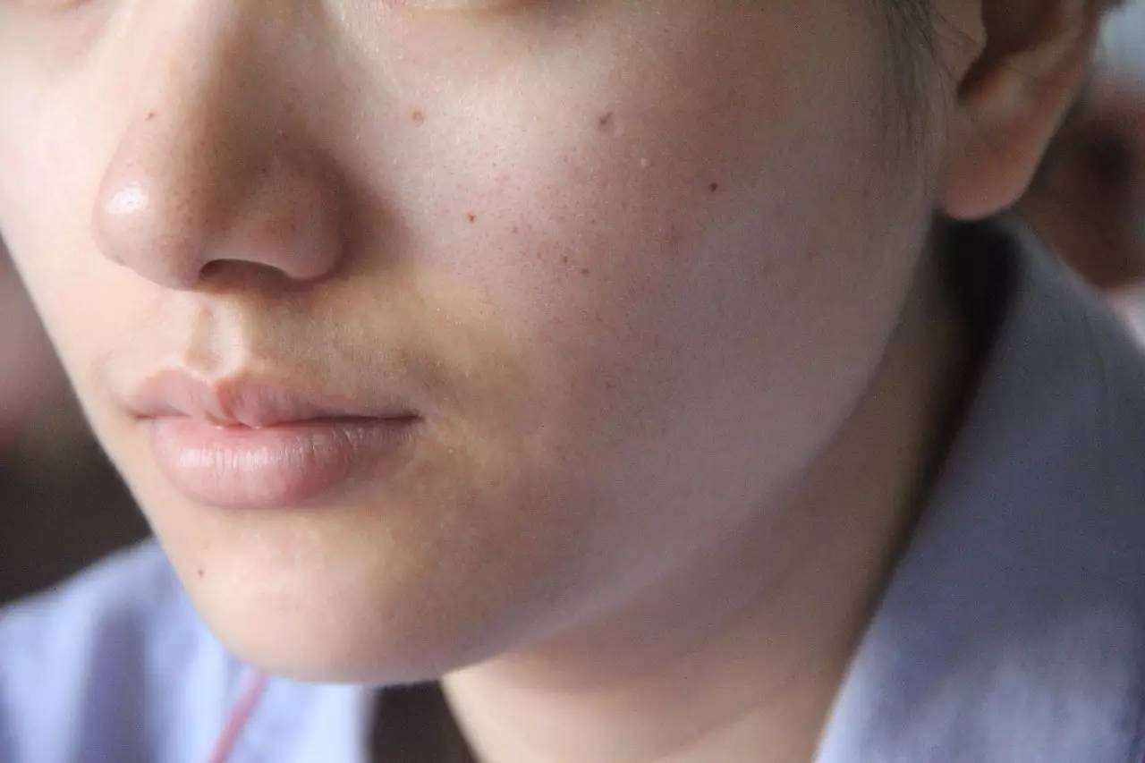 阿玛尼新款长效持久遮瑕粉底液,阿玛尼造型紧颜粉底液测评