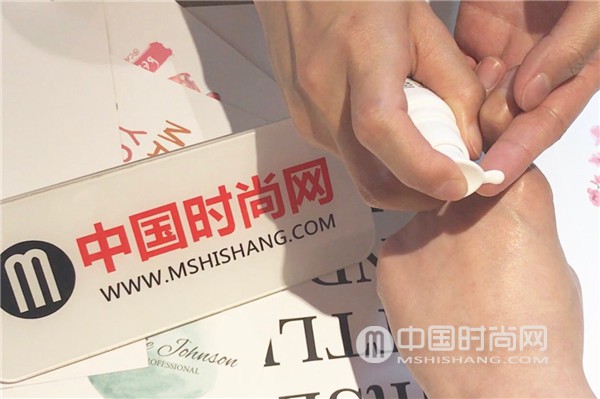 蜗牛焕颜cc霜,蜗牛亮肤无瑕修饰cc霜